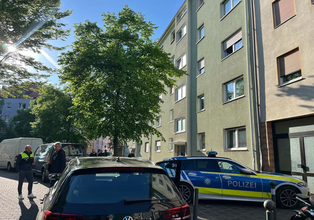 Almanya’nın Lahr kentinde apartman dairesinde iki kişinin cansız bedeni bulundu