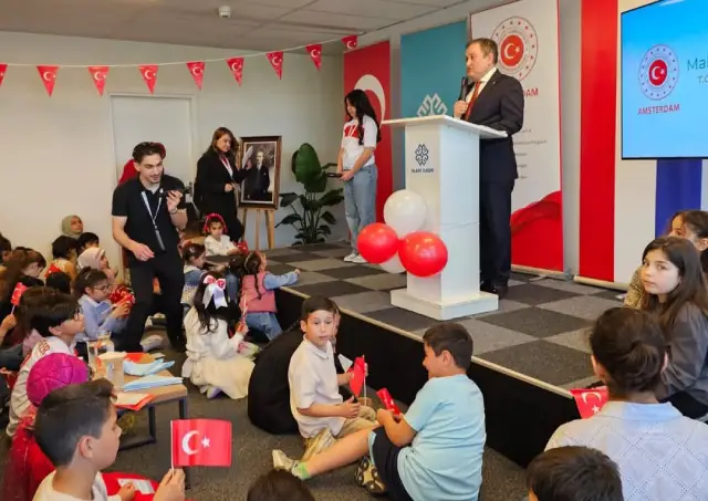 Amsterdam'da 23 Nisan çoşkusu