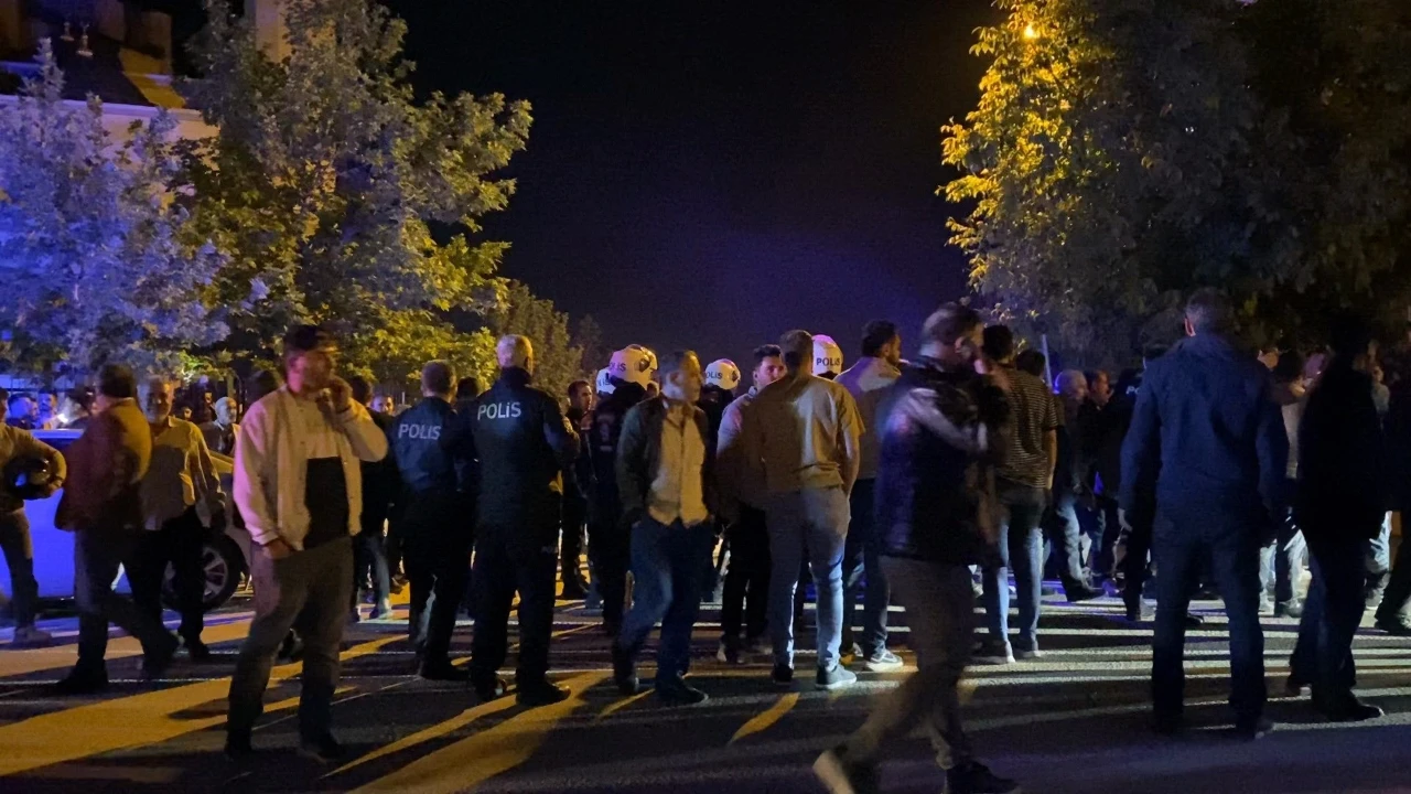 Çocukların kavgası büyüdü 200 kişi birbirine girdi