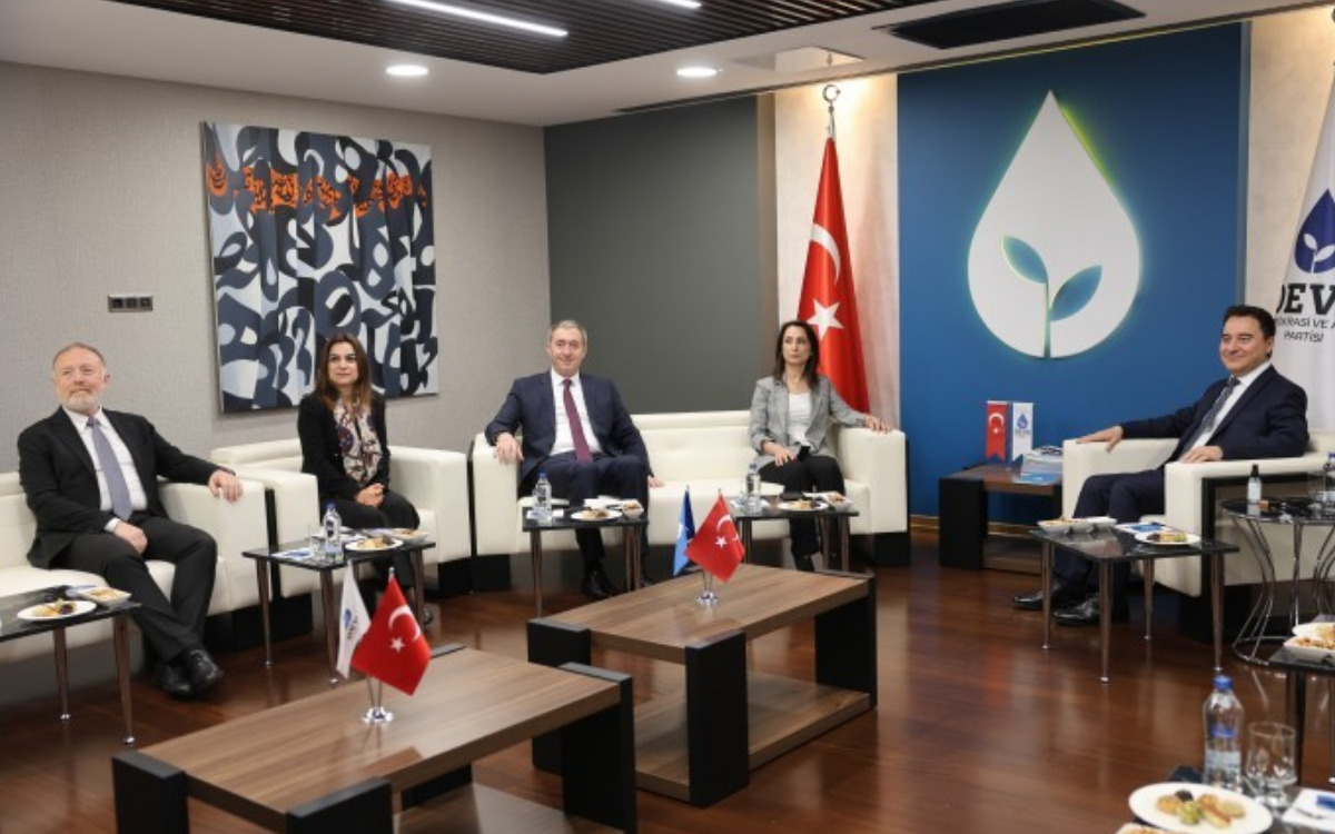 DEM heyeti siyasi parti turuna başladı! İlk durak DEVA Partisi oldu