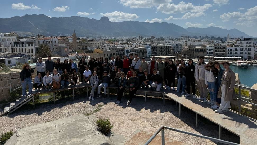 Erenköy Lisesi öğrencileri "Ülkemi Tanıyorum" projesi kapsamında Girne'yi gezdi