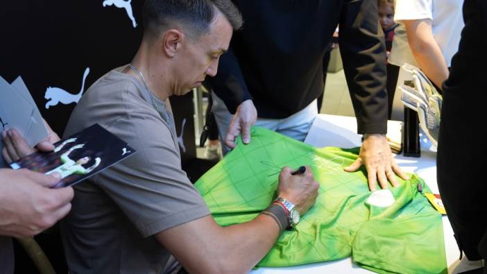 Fernando Muslera'nın imza töreninde gerginlik yaşandı