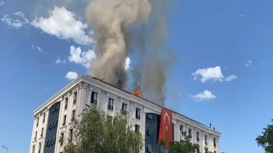 KYK yurdunda yangın: TOMA ile müdahale edildi